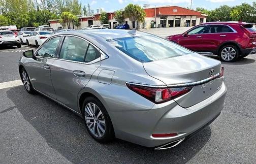 Champagne 2020 Lexus ES 350 Base