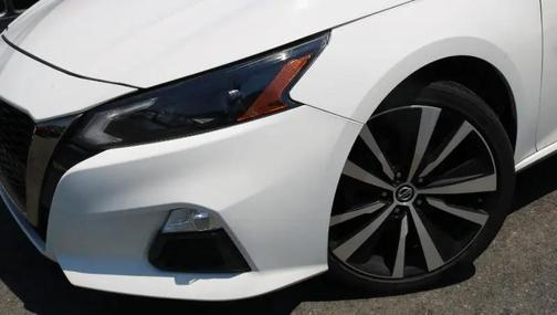 White 2021 Nissan Altima SR FWD