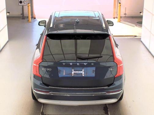 2022 Volvo XC90 T6 Inscription