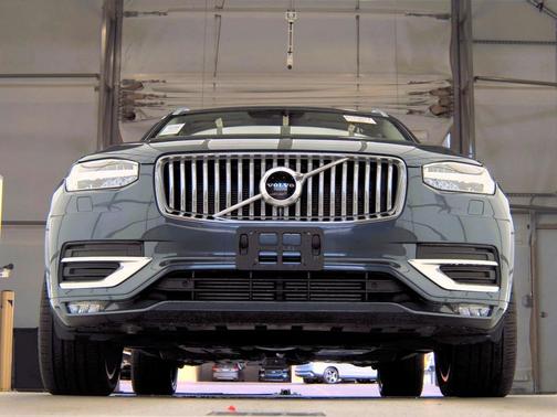 2022 Volvo XC90 T6 Inscription