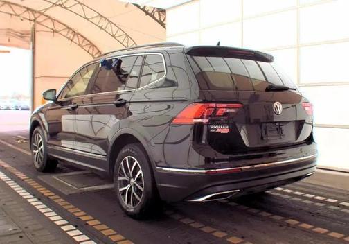 Deep Black Pearl 2021 Volkswagen Tiguan 2.0T SE R-Line Black 4MOTION