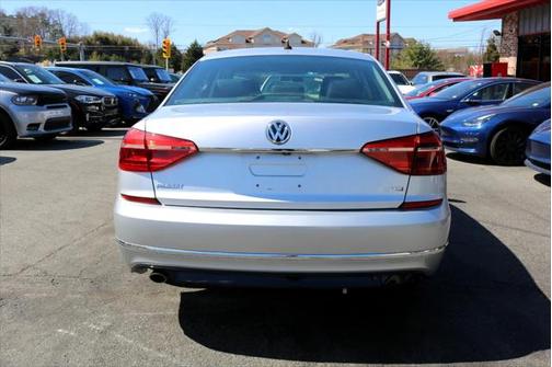 2016 Volkswagen Passat 1.8T R-Line