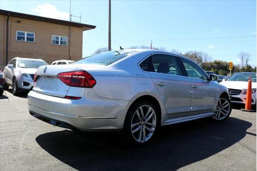2016 Volkswagen Passat 1.8T R-Line