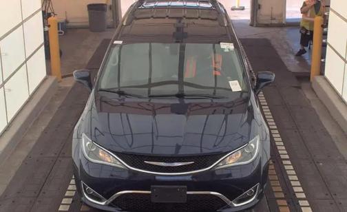 Jazz Blue Pearlcoat 2018 Chrysler Pacifica Touring-L