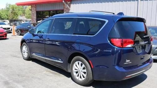Jazz Blue Pearlcoat 2018 Chrysler Pacifica Touring-L