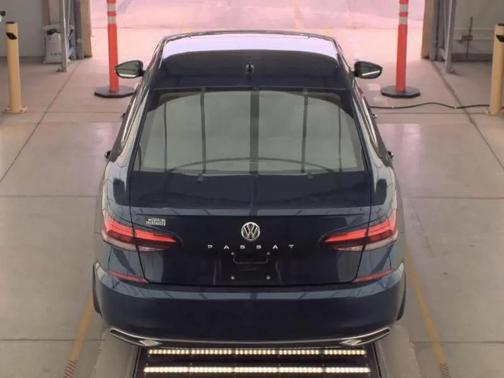 Tourmaline Blue Metallic 2022 Volkswagen Passat 2.0T SE