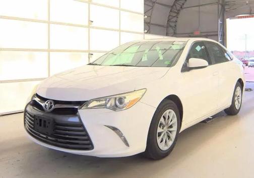 Super White 2015 Toyota Camry LE