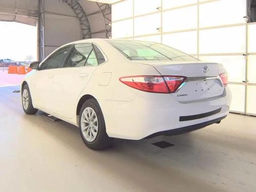 Super White 2015 Toyota Camry LE