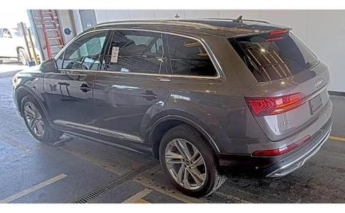 Samurai Gray Metallic 2021 Audi Q7 45 Premium