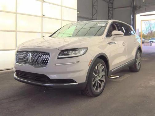 White 2019 Lincoln Nautilus Reserve