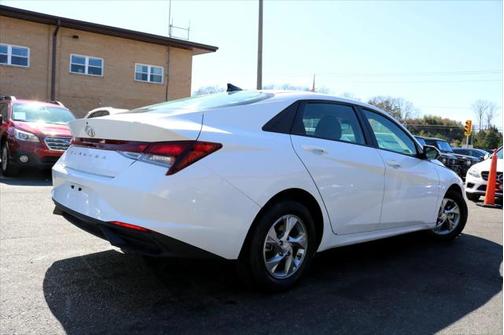 2021 Hyundai ELANTRA SE