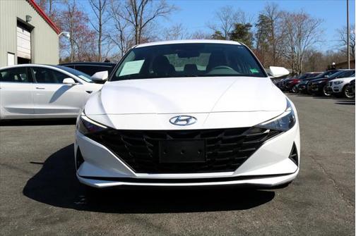 2021 Hyundai ELANTRA SE