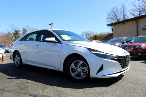 2021 Hyundai ELANTRA SE