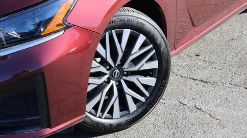 2025 Nissan Altima SV FWD