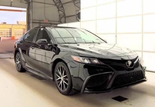 Midnight Black Metallic 2019 Toyota Camry SE
