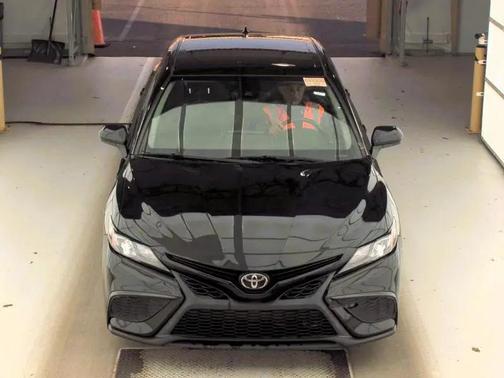 Midnight Black Metallic 2019 Toyota Camry SE