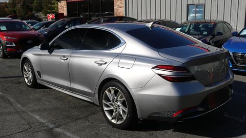 2022 Genesis G70 2.0T RWD