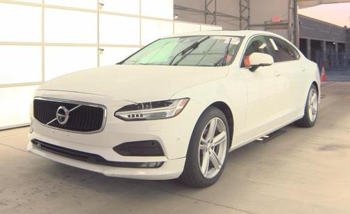 2018 Volvo S90 T5 Momentum