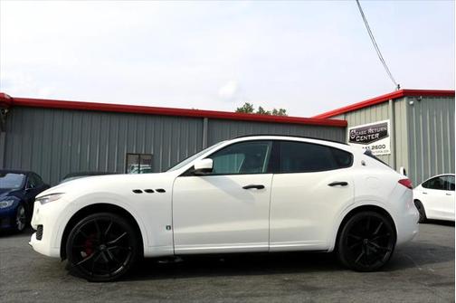 2017 Maserati Levante Base
