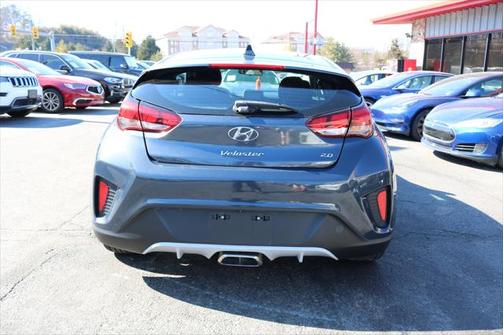 2019 Hyundai Veloster 2