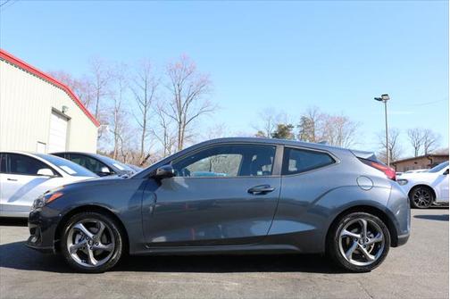 2019 Hyundai Veloster 2