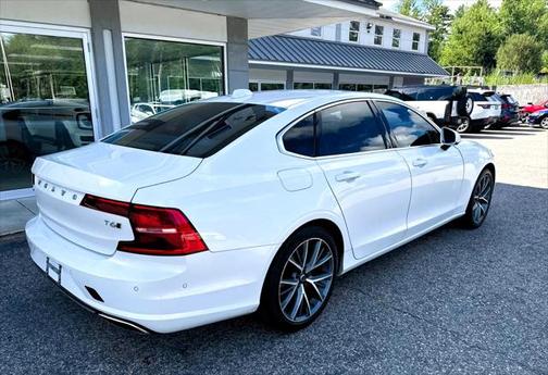 2017 Volvo S90 T6 Momentum