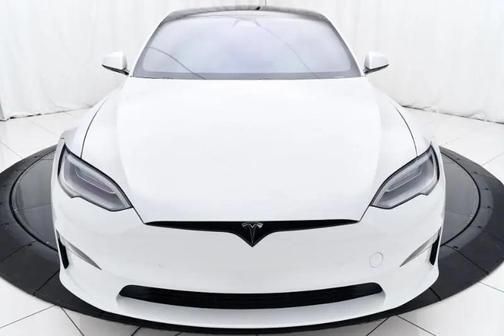 Pearl White Multi-Coat 2022 Tesla Model S Plaid