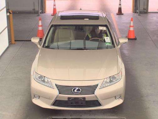 2015 Lexus ES 300h Base