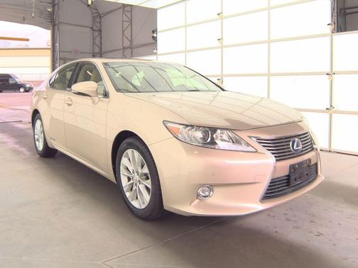 2015 Lexus ES 300h Base