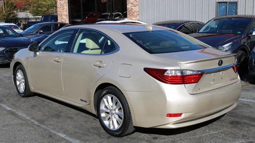 2015 Lexus ES 300h Base