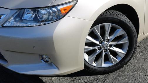 2015 Lexus ES 300h Base