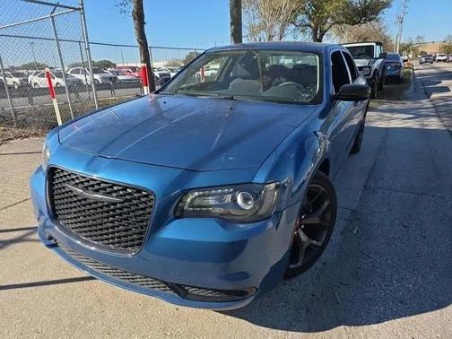 2022 Chrysler 300 Touring