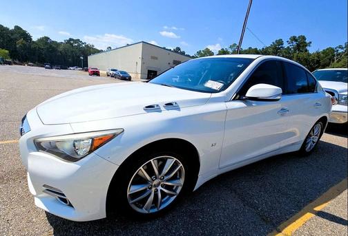 2015 INFINITI Q50 Premium
