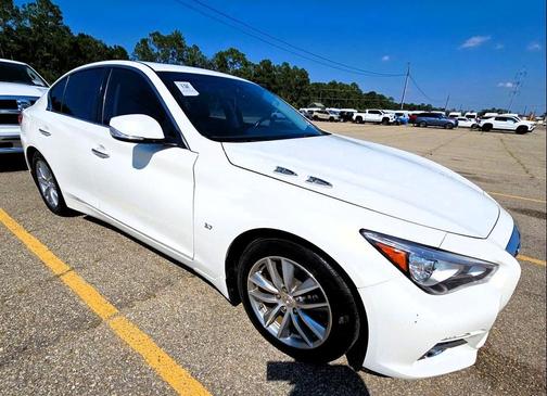 2015 INFINITI Q50 Premium