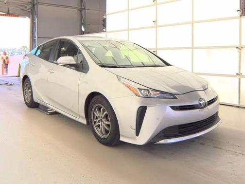 Classic Silver Metallic 2022 Toyota Prius L