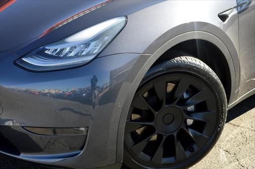 2021 Tesla Model Y Standard Range Rear-Wheel Drive