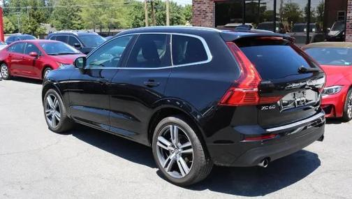 Onyx Black Metallic 2021 Volvo XC60 T5 Momentum