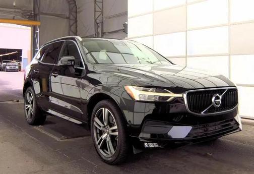 Onyx Black Metallic 2021 Volvo XC60 T5 Momentum