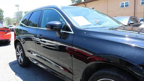 Onyx Black Metallic 2021 Volvo XC60 T5 Momentum