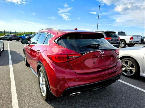 2019 INFINITI QX30 LUXE