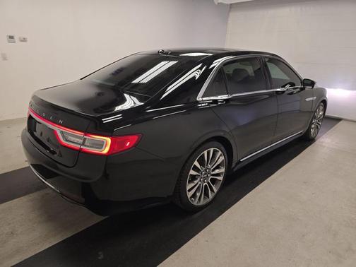 2017 Lincoln Continental Select