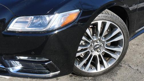 2017 Lincoln Continental Select