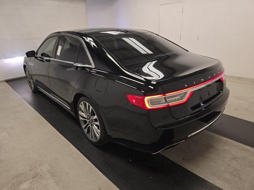 2017 Lincoln Continental Select