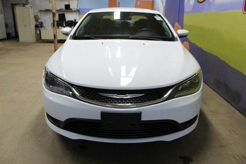 2016 Chrysler 200 LX