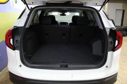 Summit White 2024 GMC Terrain SLE