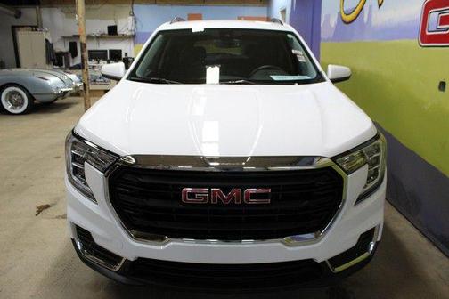 Summit White 2023 GMC Terrain SLE