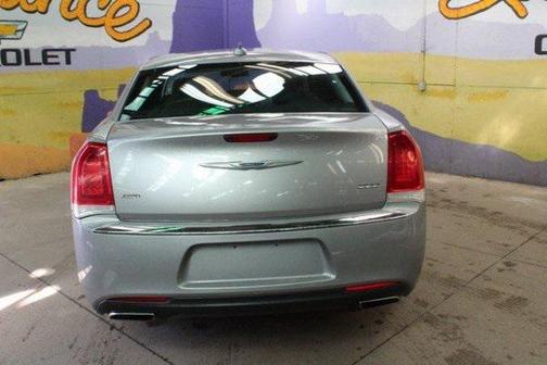 2018 Chrysler 300 Touring