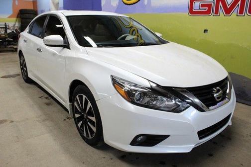 White 2018 Nissan Altima 2.5 SL