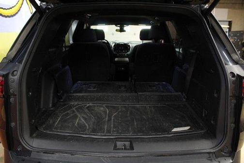 Mosaic Black Metallic 2023 Chevrolet Traverse LT Cloth