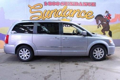 2016 Chrysler Town & Country Touring